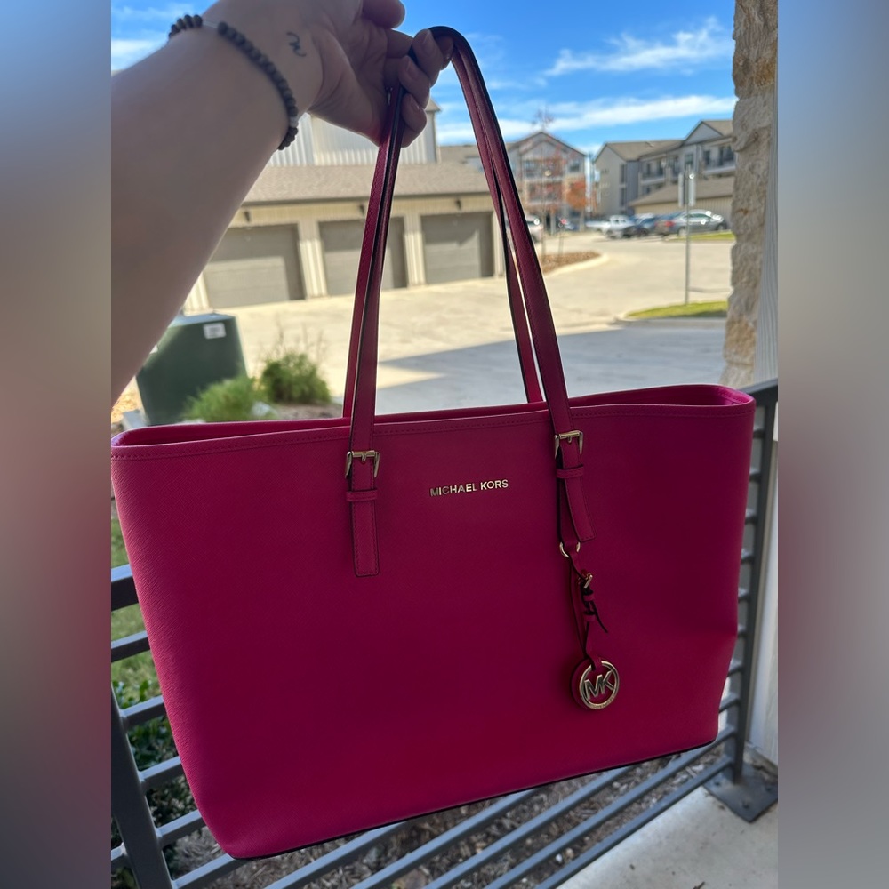 Hot Pink Micheal Kors laptop bag